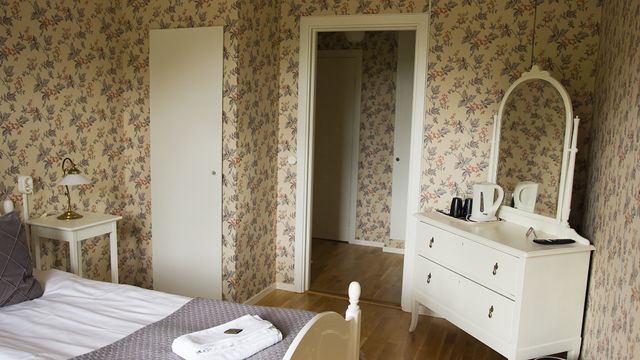 Door and Mirror - Double Room