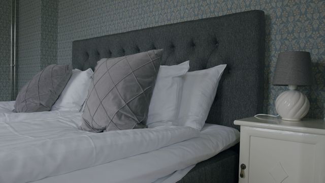 Bed - Double Room with Lake View